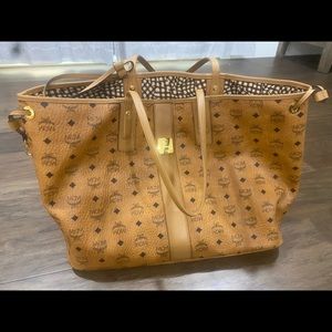 Reversible MCM XXL tote